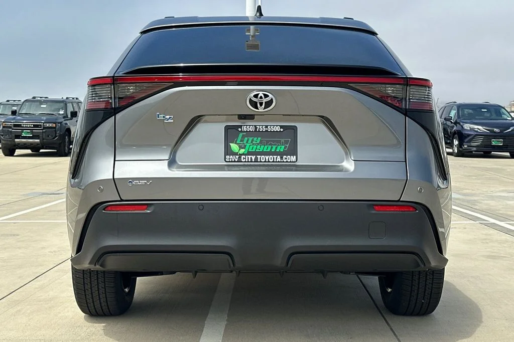 New 2026 Heavy Metal <sup>1</sup> Toyota  XLE image 5