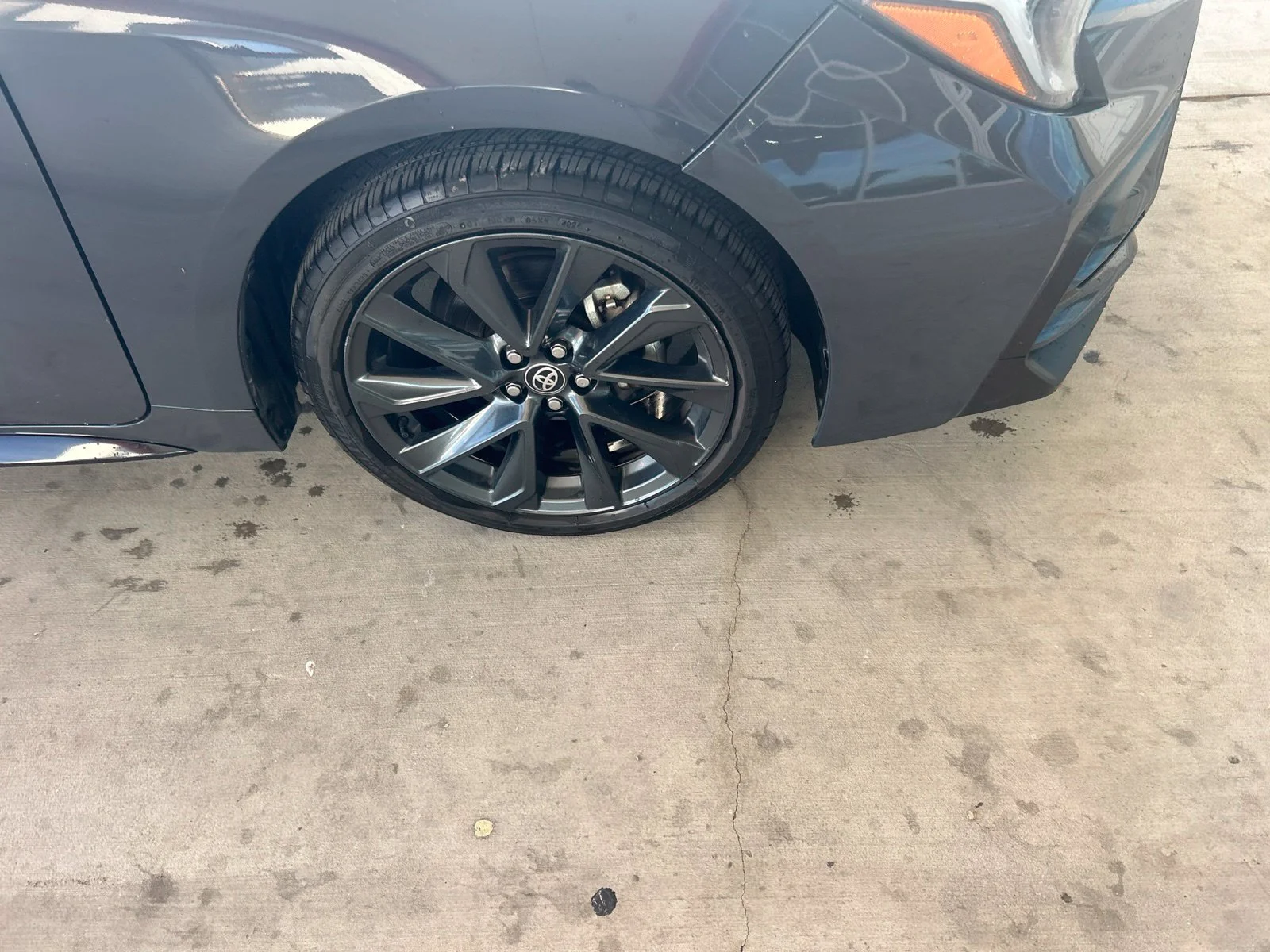 Used 2025 Gray Toyota SE image 5
