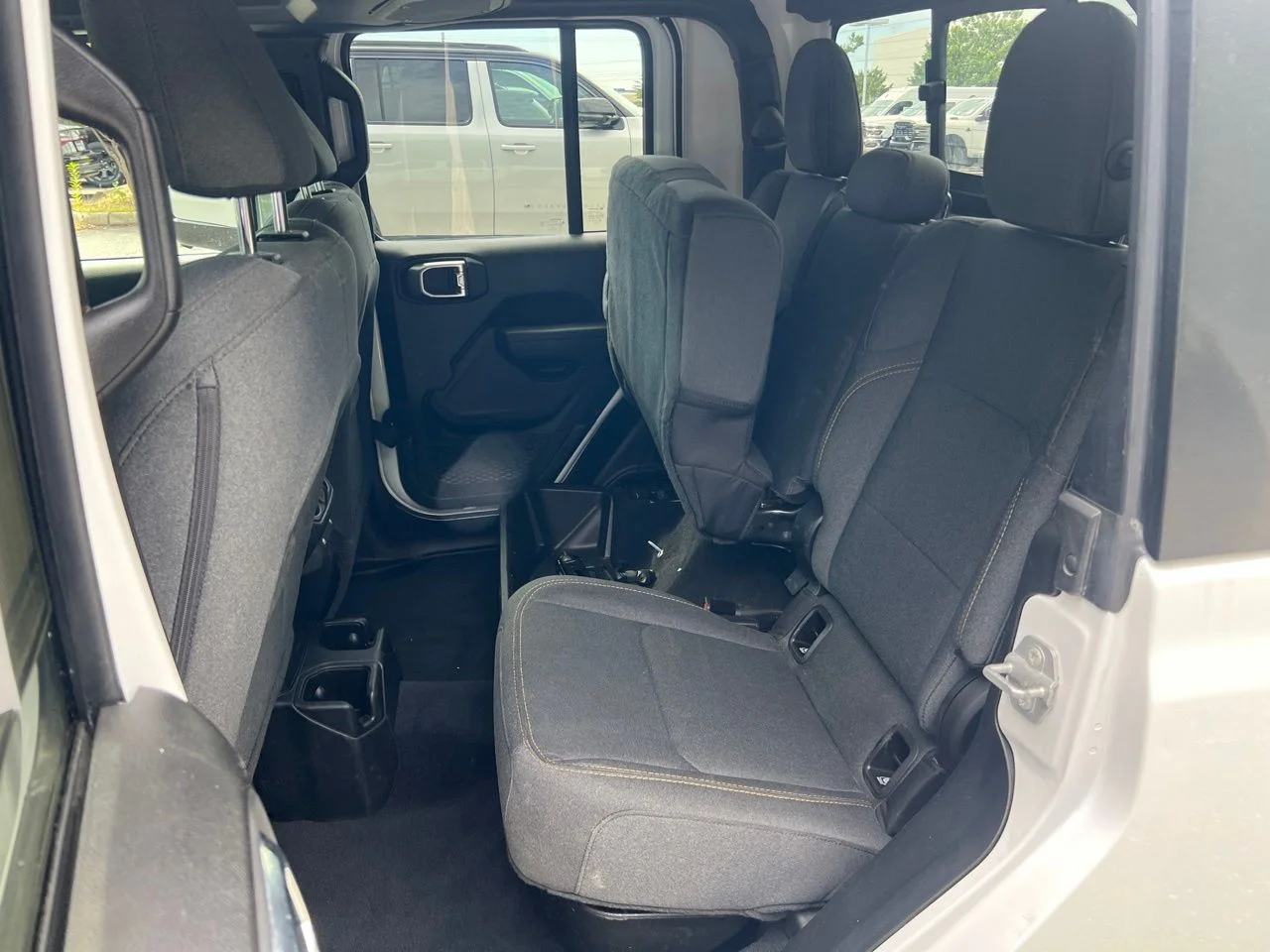 Used 2025 White Jeep Sport S image 14