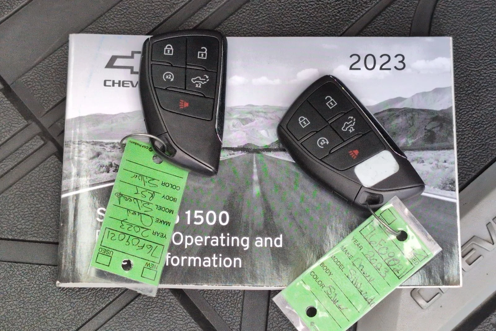 Used 2023 STERLING GRAY METALLIC Chevrolet RST image 9
