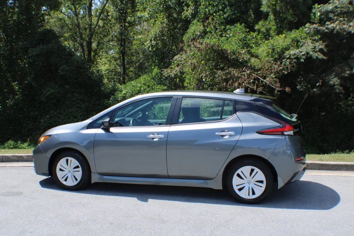 Used 2024 Gray Nissan S image 3