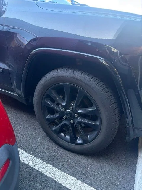 Used 2018 Black Jeep Altitude image 15