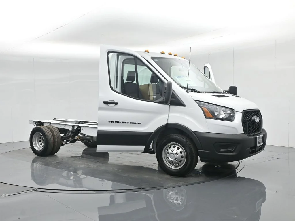 New 2026 Oxford White Ford Base image 24