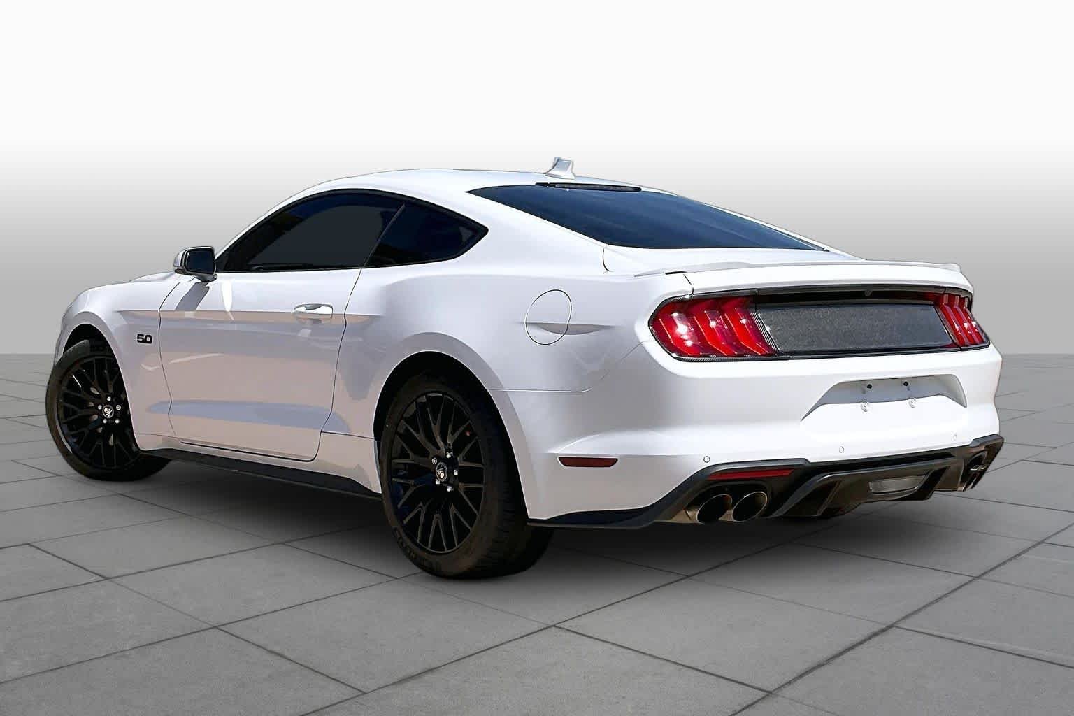 Used 2020 Oxford White Ford GT Premium image 13
