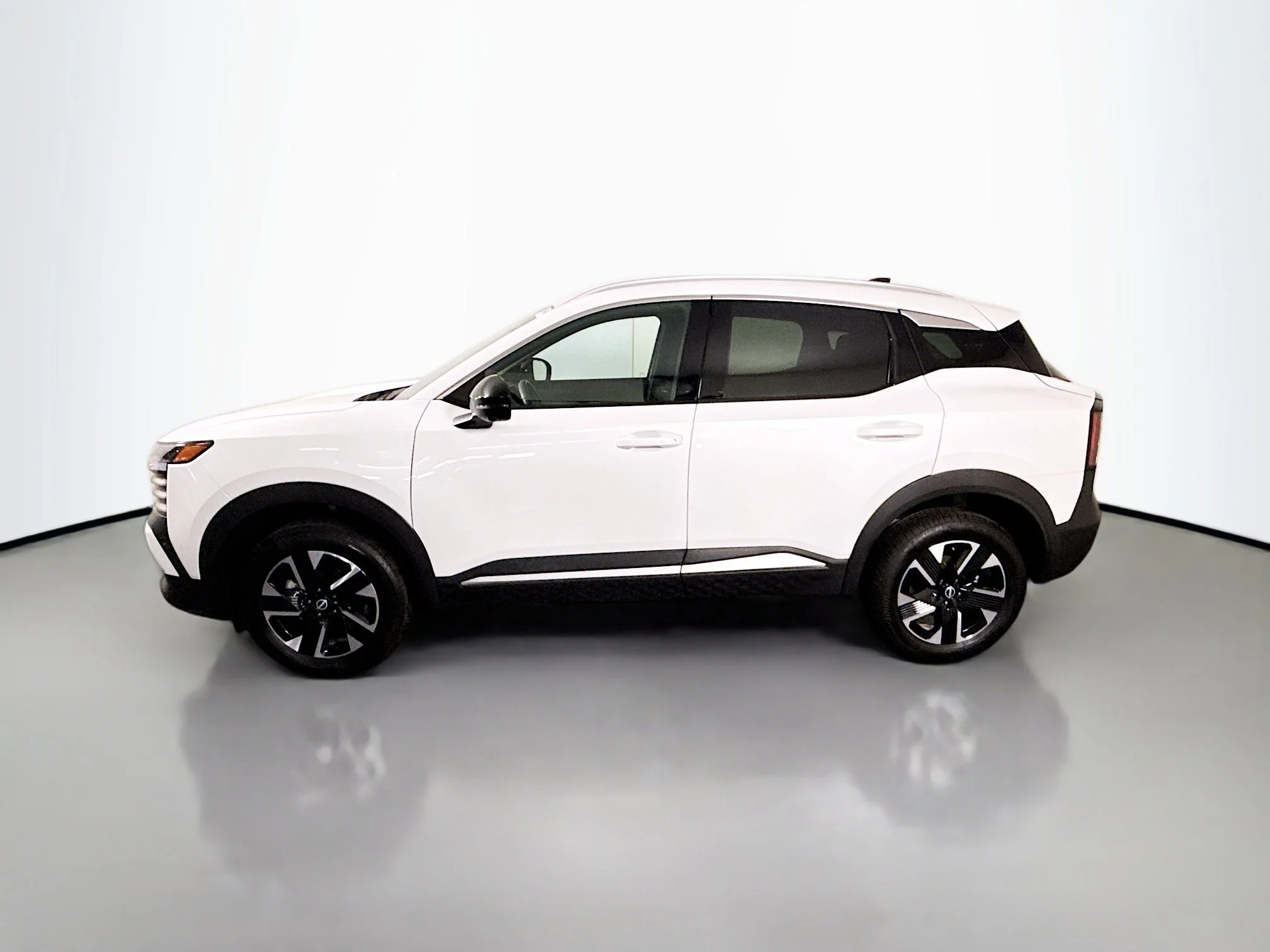 Used 2026 Aspen White Tricoat Nissan SR image 4