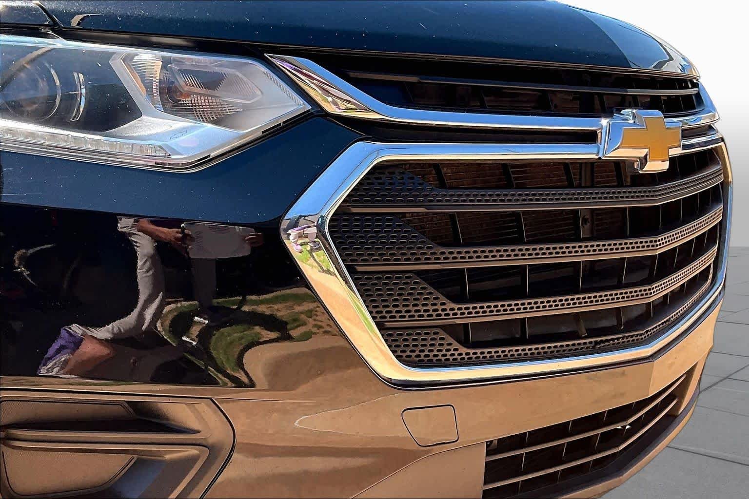 Used 2020 Mosaic Black Metallic Chevrolet LS image 28