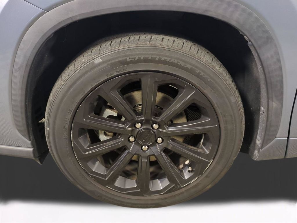 2021 Toyota Highlander XLE - Photo 11