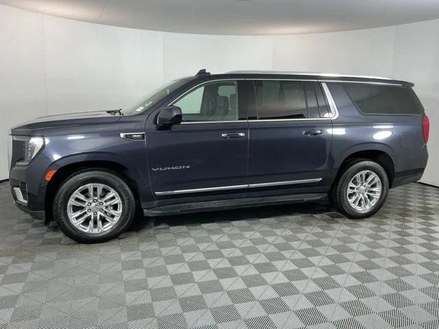 Used 2023  GMC SLT image 8