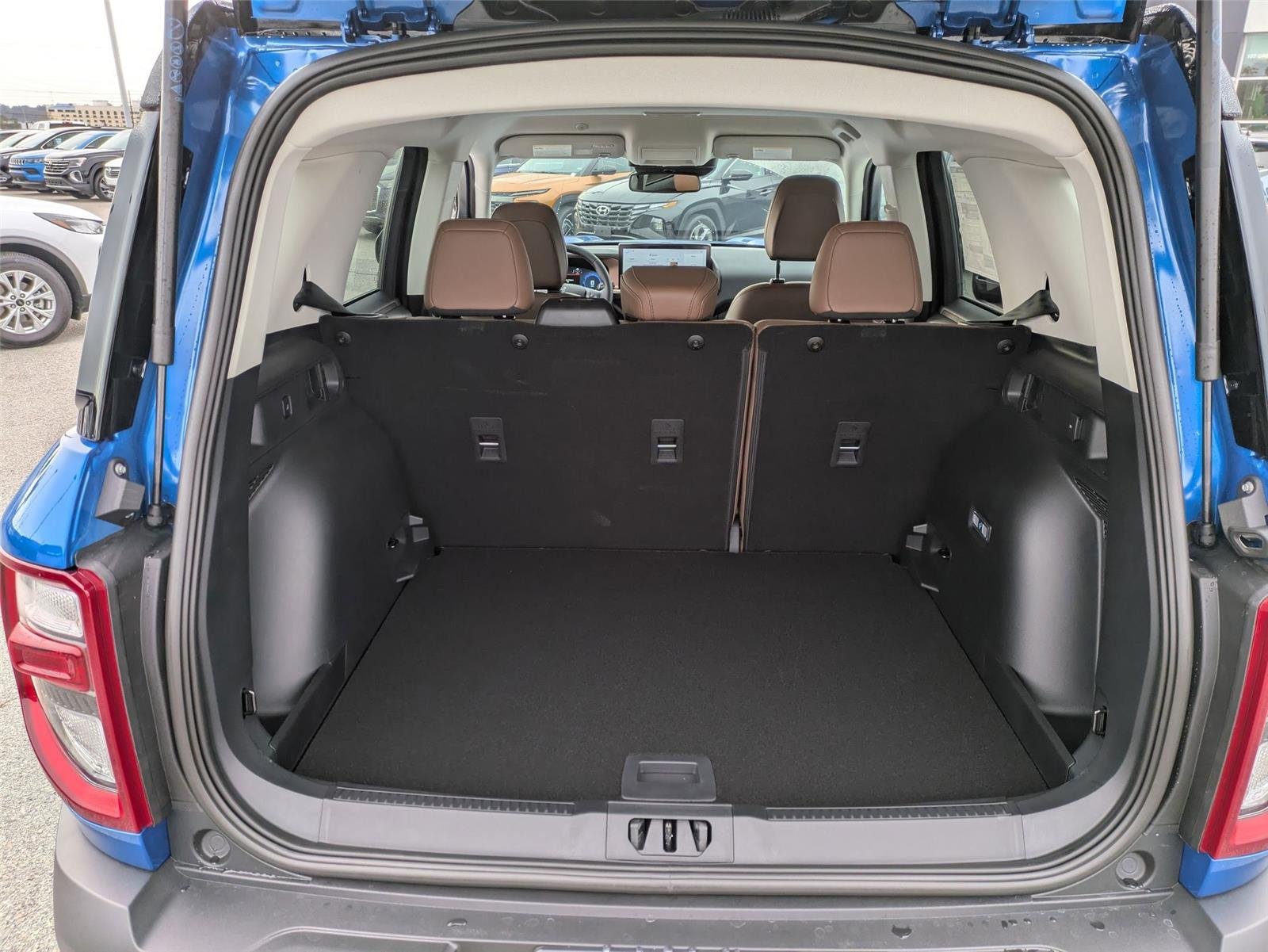 New 2025 Velocity Blue Metallic Ford Outer Banks® image 29