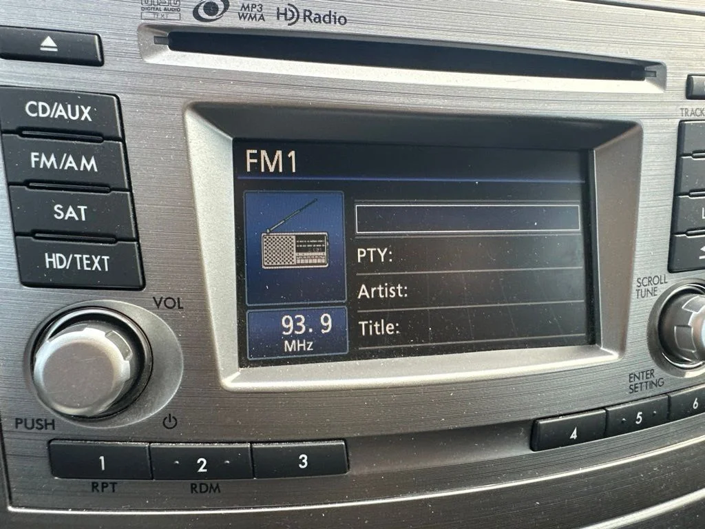 Used 2014 Blue Subaru 2.5i Premium image 15