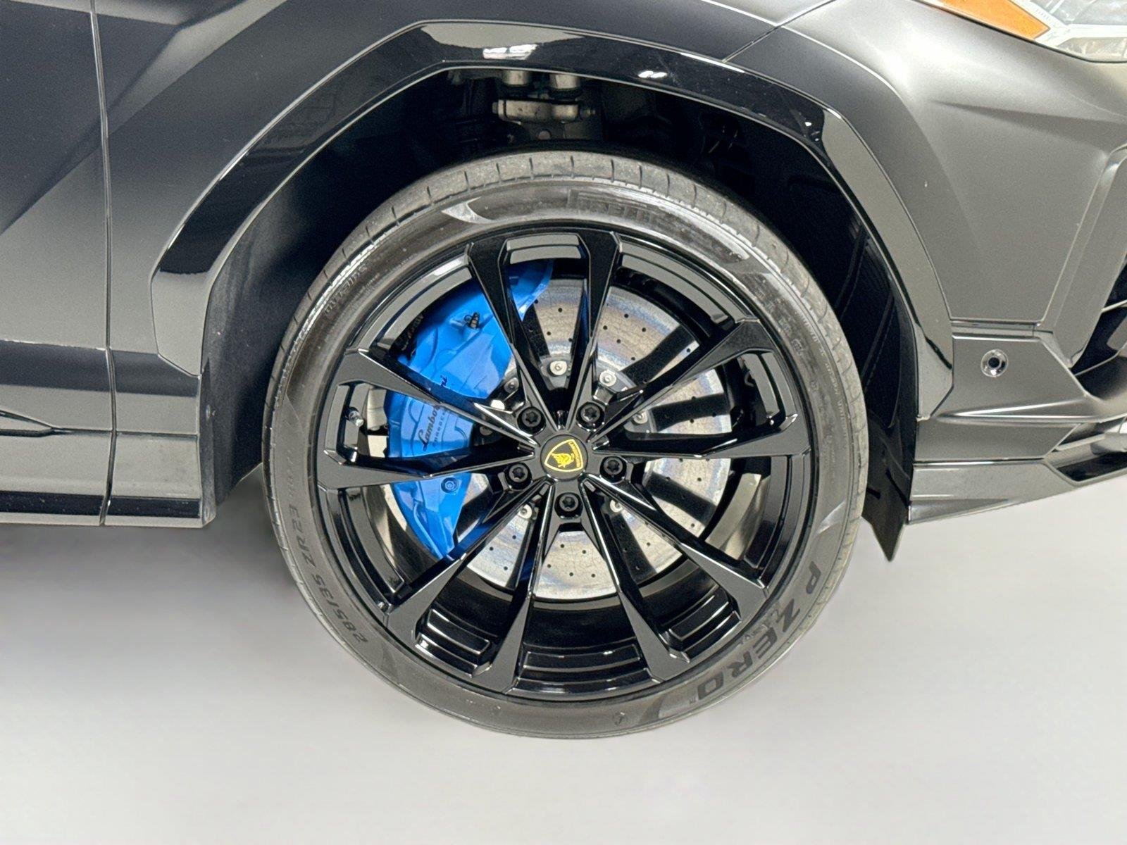 Used 2024 Nero Noctis Metallic Lamborghini S image 46