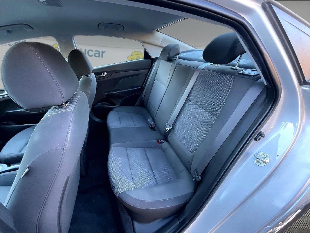 Used 2022 Silver Hyundai SEL image 25