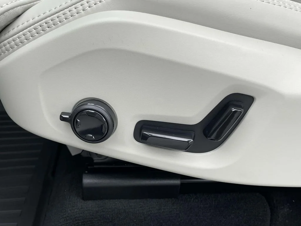 2026 Volvo XC60 Ultra - Photo 9