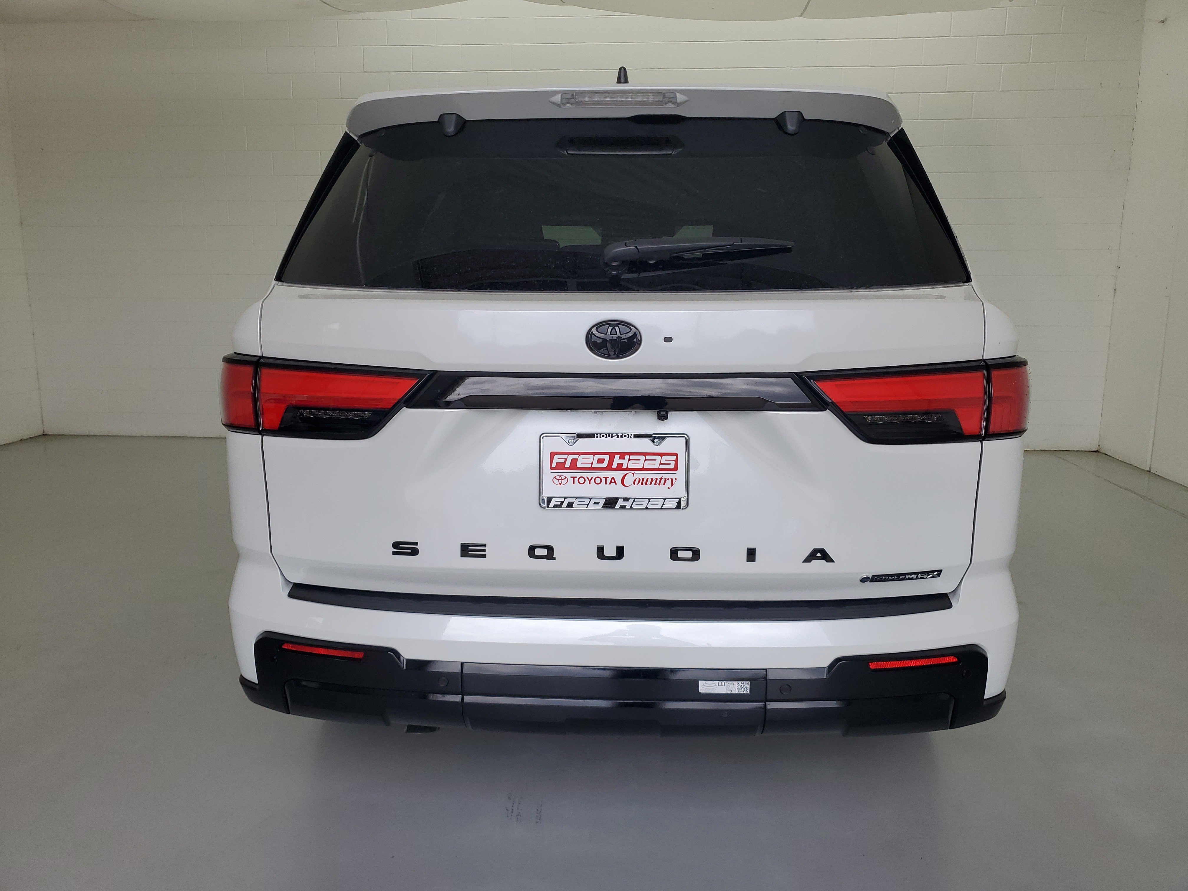 New 2026 Wind Chill Pearl <sup>1</sup> Toyota  Platinum image 6