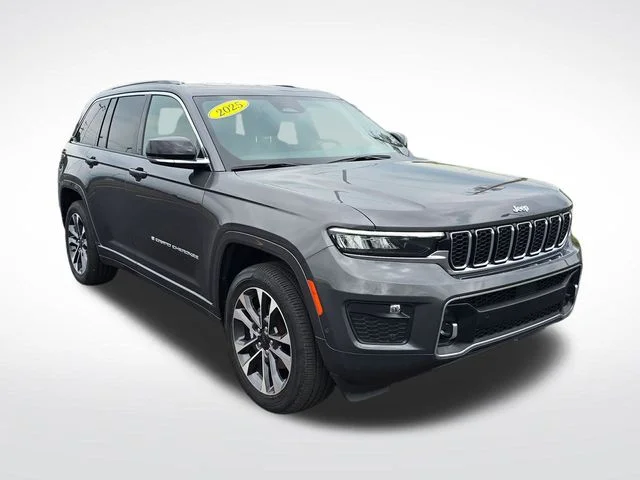 Used 2025 Gray Jeep Overland image 3