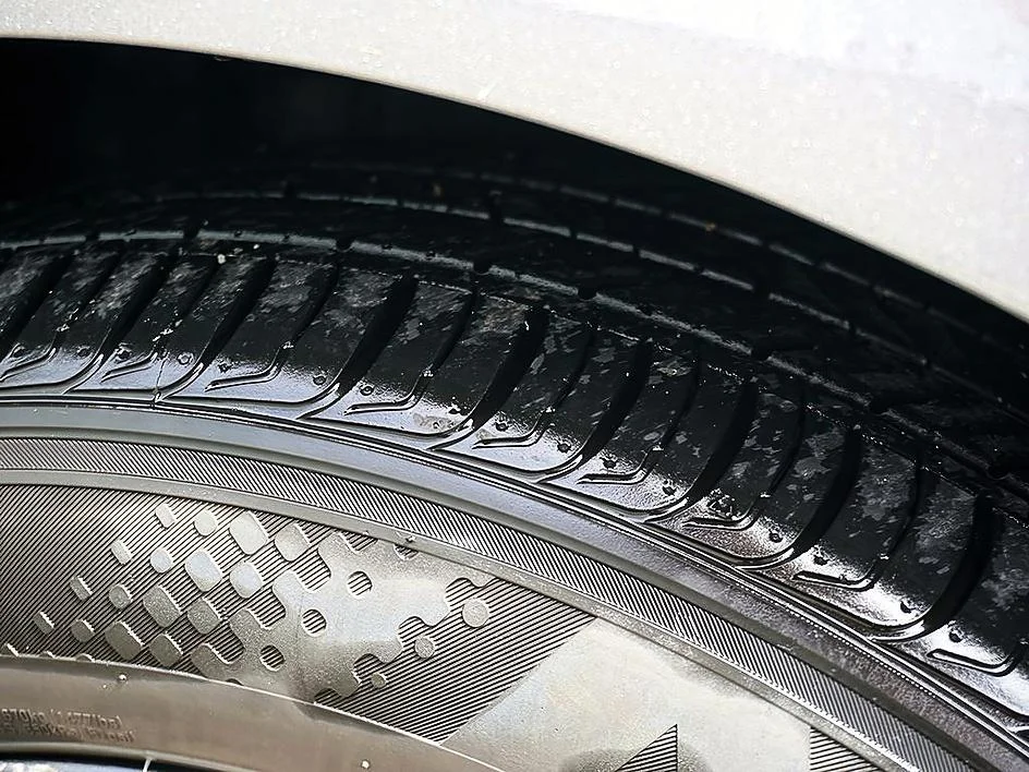 Used 2025 Gun Metallic Nissan SV image 16