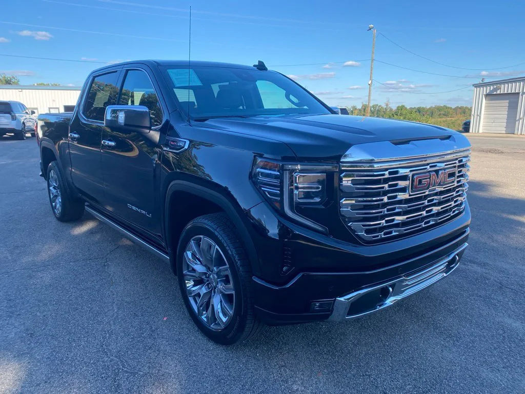 Used 2026 Onyx Black GMC Denali image 7