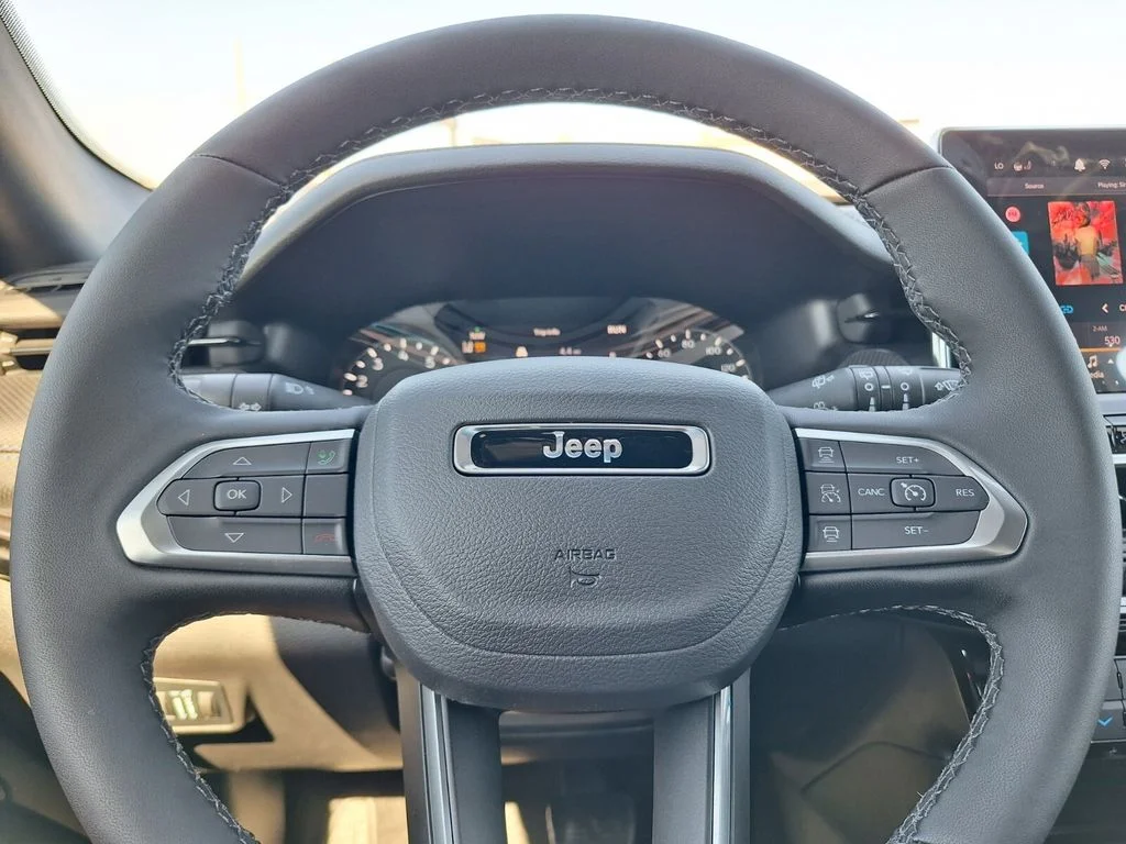 New 2026 Bright White Clearcoat Jeep Latitude image 21
