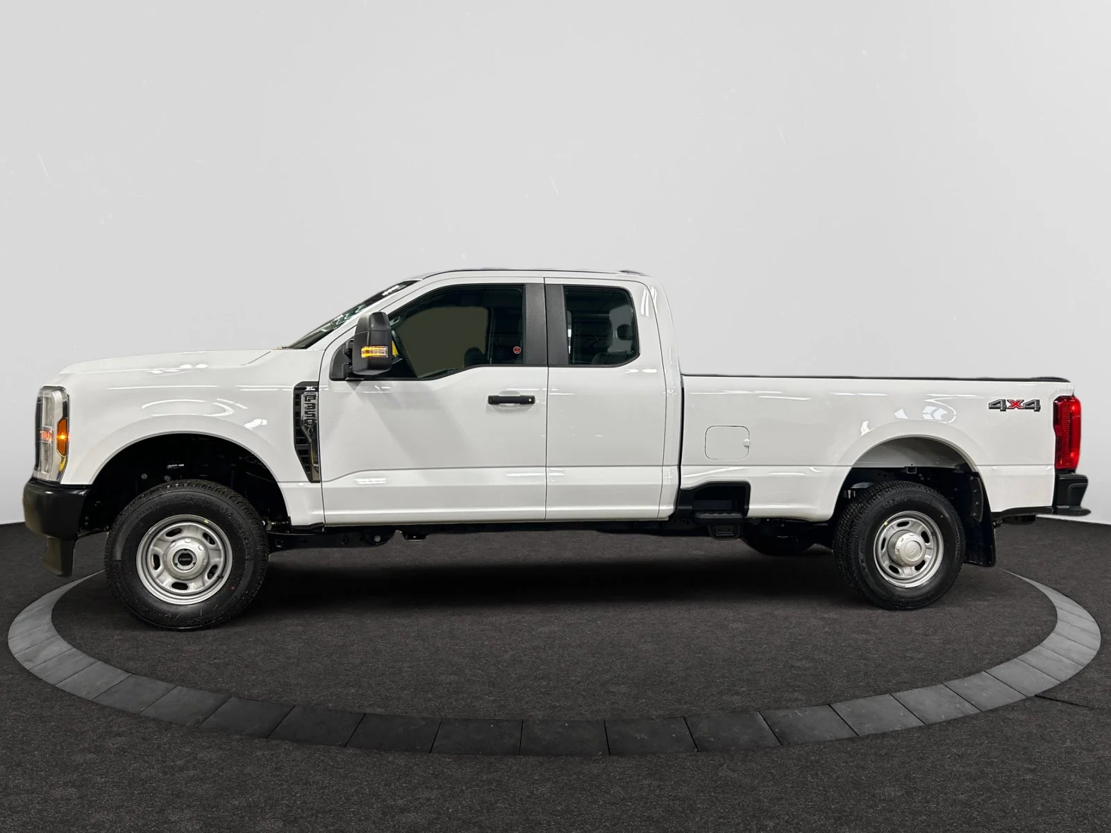 New 2026 Oxford White Ford XL image 2