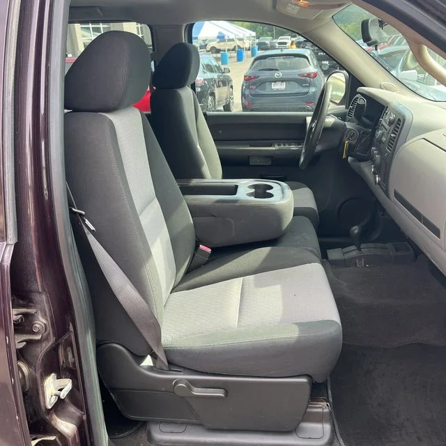 Used 2008 Red Chevrolet LS image 16