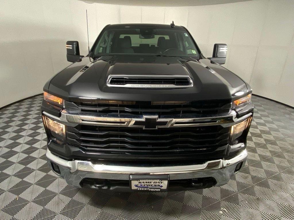 Used 2024 Black Chevrolet LT image 18
