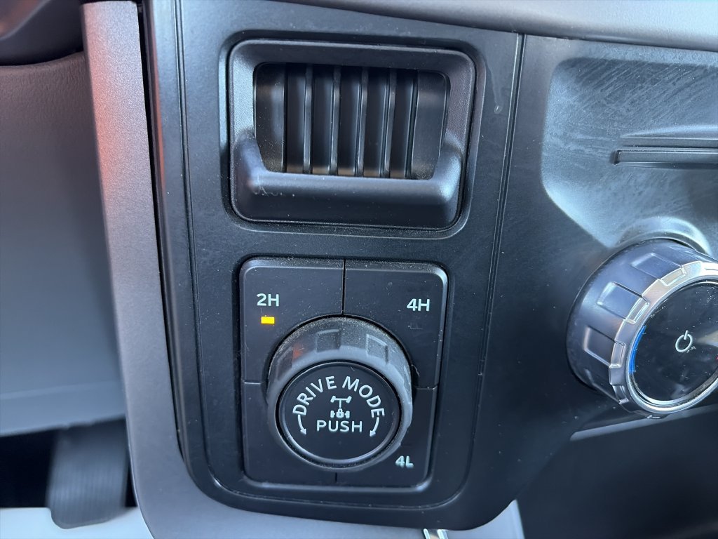 Certified Used 2025 Gray Metallic Ford XLT image 27