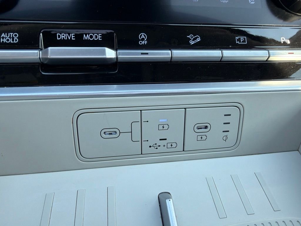 Used 2024 Brass Hyundai Limited image 35