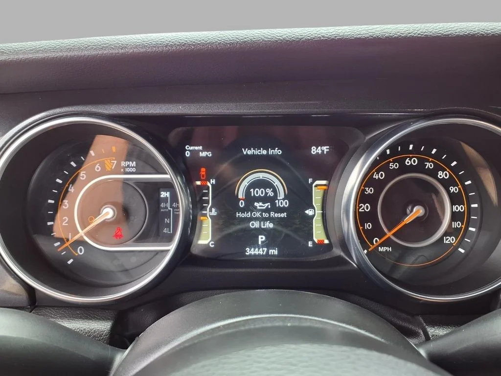 Used 2022 Green Jeep Sport image 14