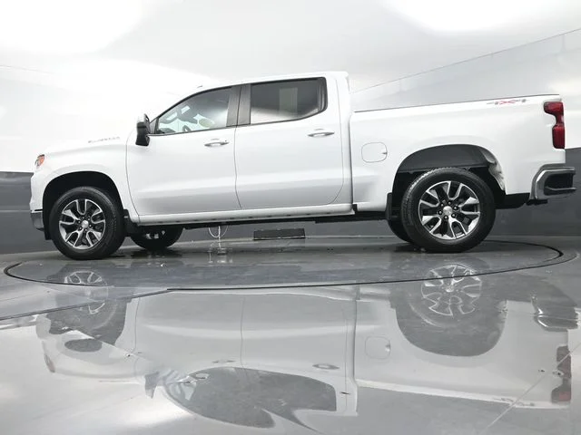 Used 2023 White Chevrolet LT image 32