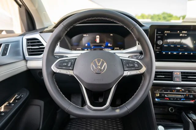 2025 Volkswagen Taos SE - Photo 27