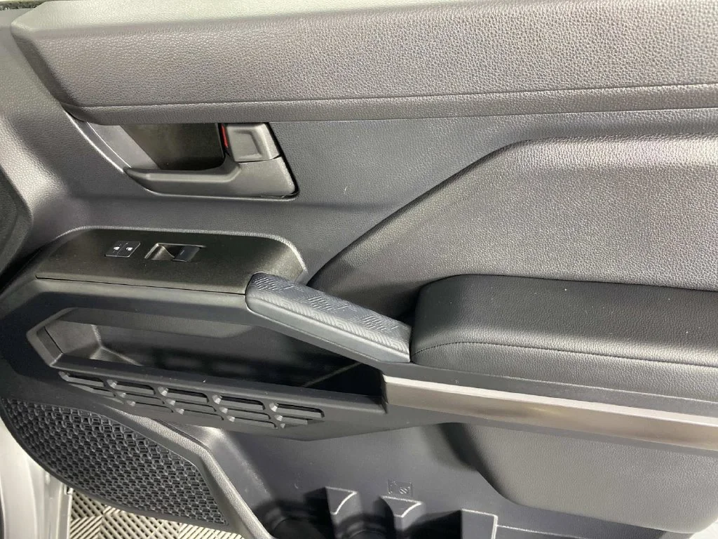 Used 2025 Cutting Edge Toyota SR5 image 23