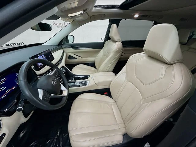 Used 2023 Black INFINITI LUXE image 21
