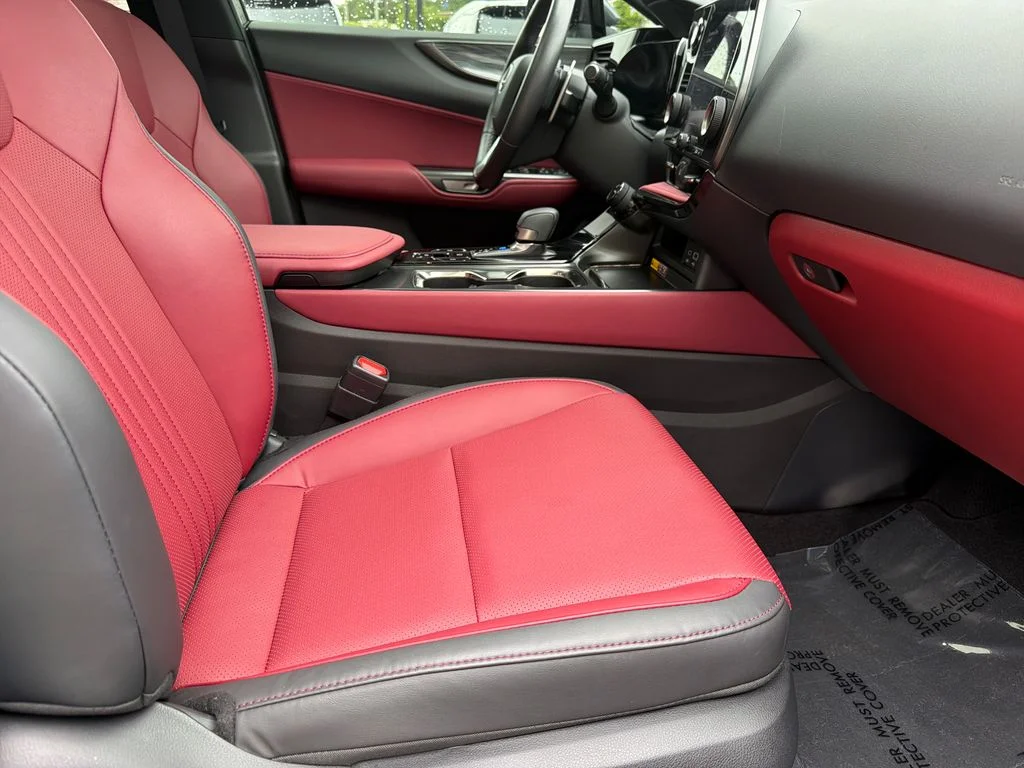 2025 Lexus NX 250 - Photo 37