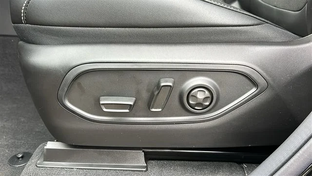 2026 Jeep Grand Cherokee Laredo - Photo 10
