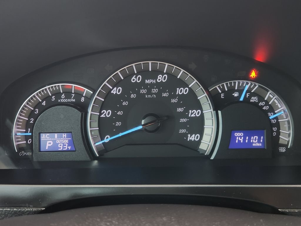 Used 2014 Blizzard Pearl Toyota SE image 15