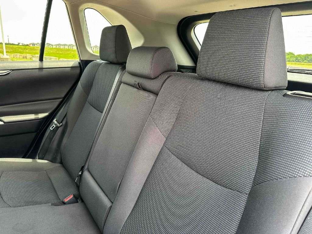 2020 Toyota RAV4 LE - Photo 19