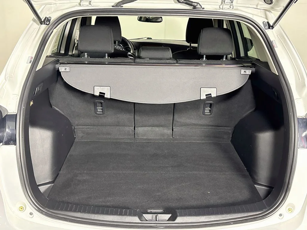 Used 2013 White Mazda Touring image 21