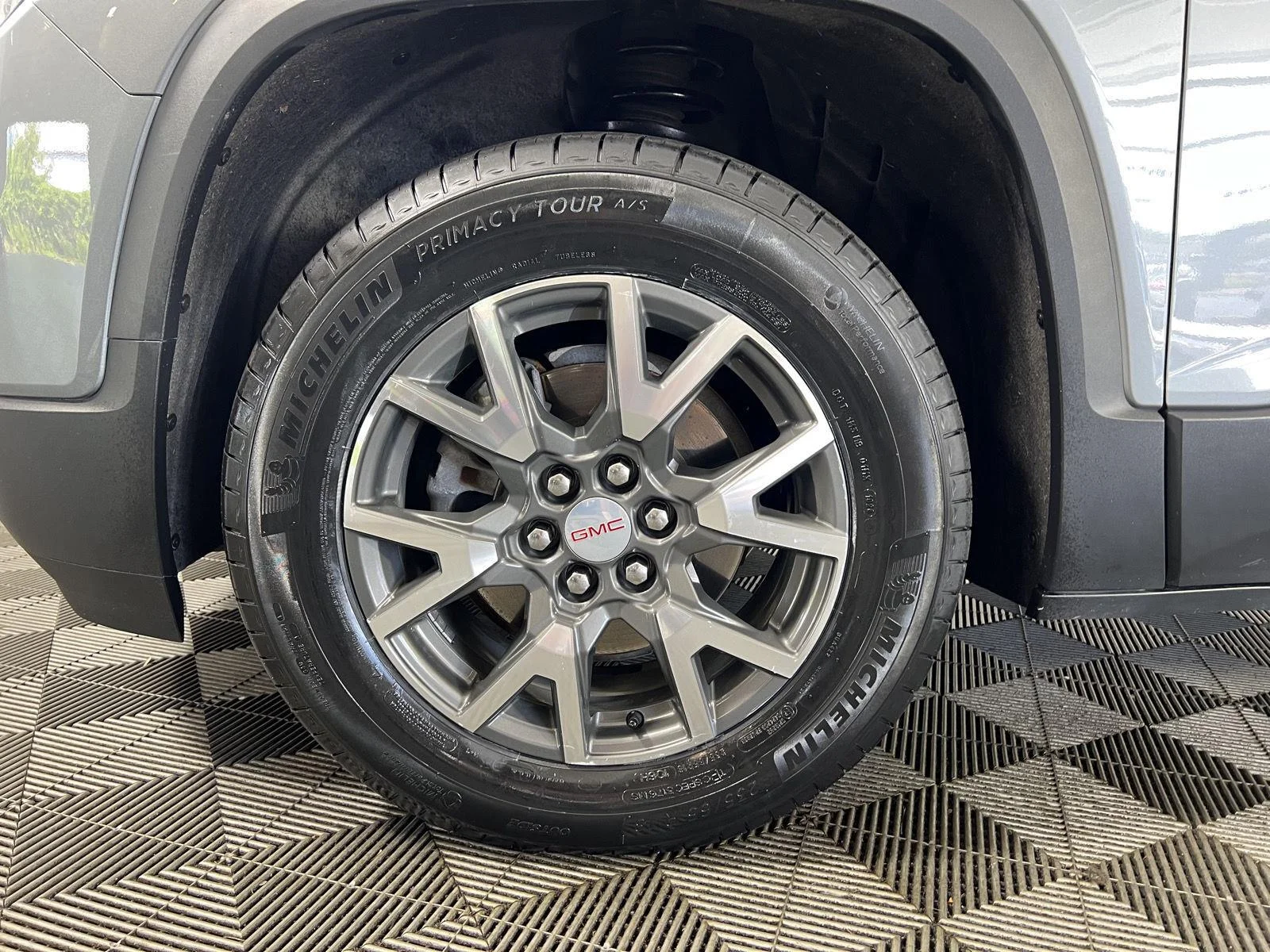 Used 2023 Sterling Metallic GMC SLE image 33