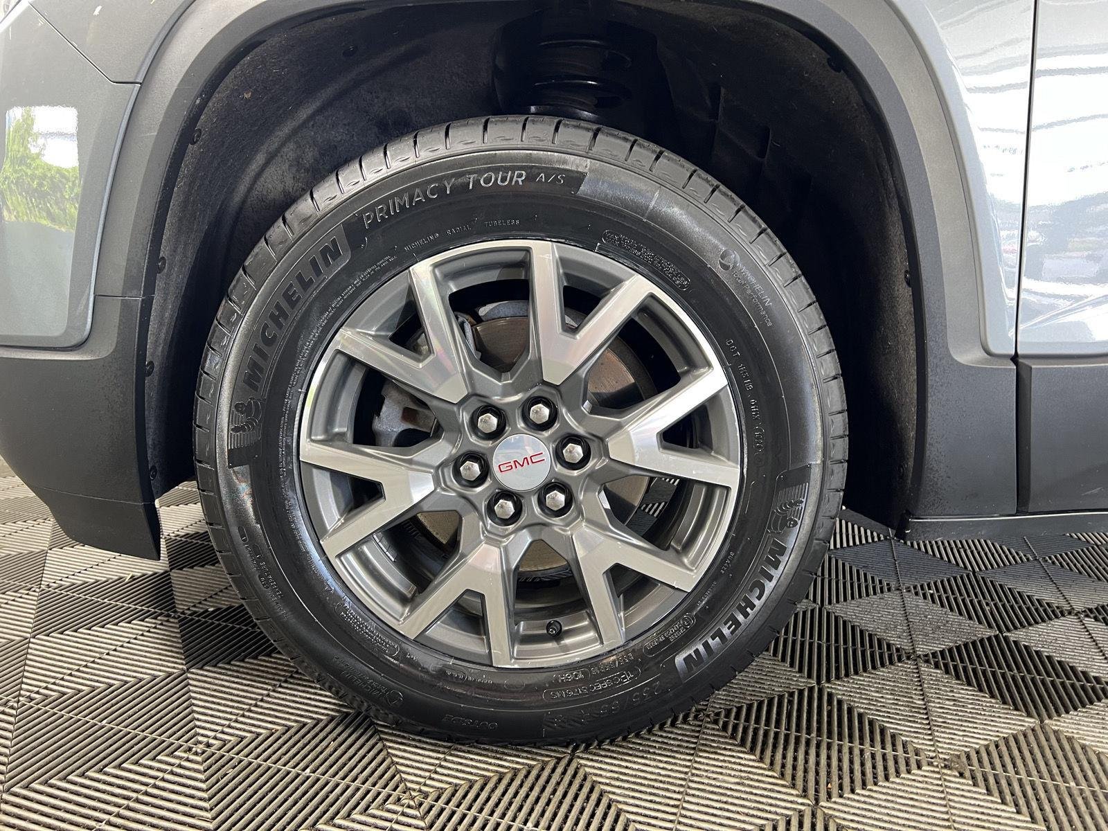 Used 2023 Sterling Metallic GMC SLE image 33