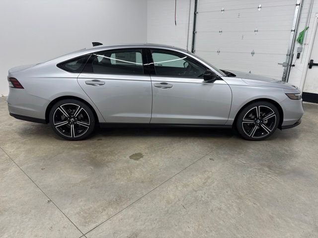 New 2026 Solar Silver Metallic Honda SE image 4