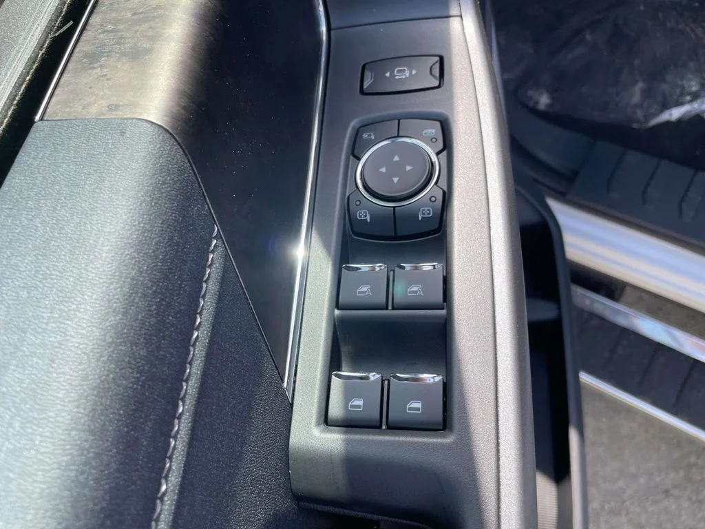 New 2026 Oxford White Ford F-350® Lariat® image 16