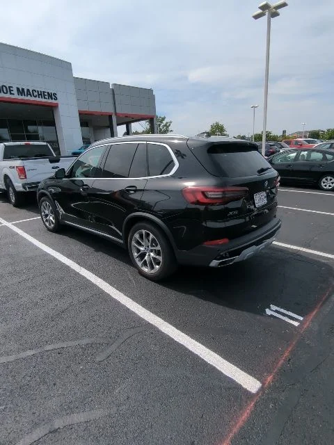 Used 2022 Black BMW xDrive45e image 8