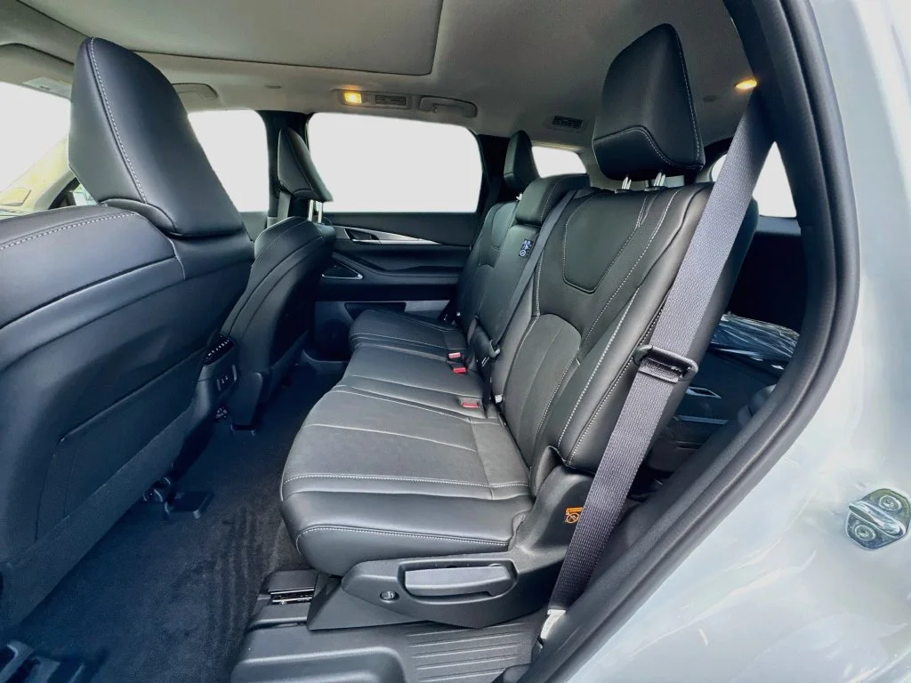 New 2027 White INFINITI LUXE image 26