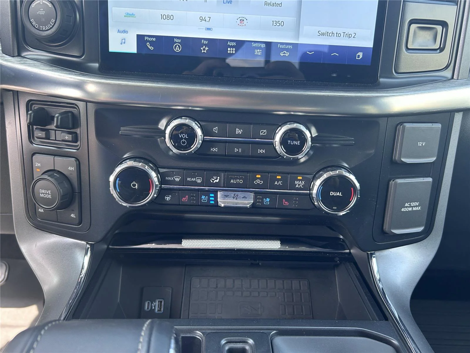 Used 2022 Agate Black/Stone Gray Ford LARIAT image 19