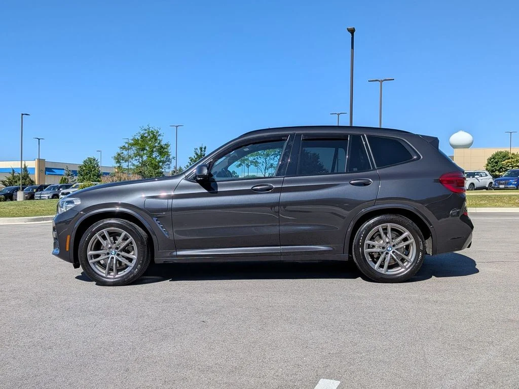 Used 2021 Gray BMW xDrive30e image 4