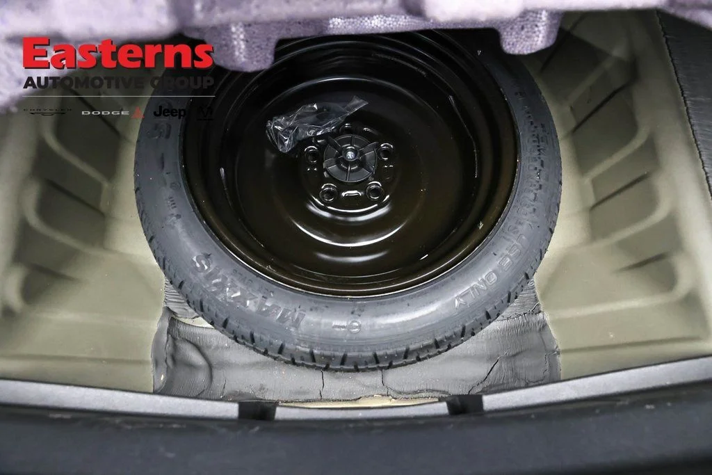 Used 2025 Black Nissan 2.5 SV image 22