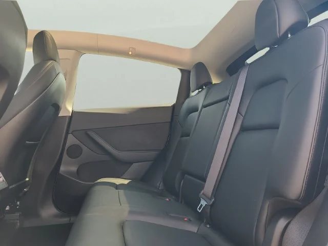 Used 2021 White Tesla Long Range image 14