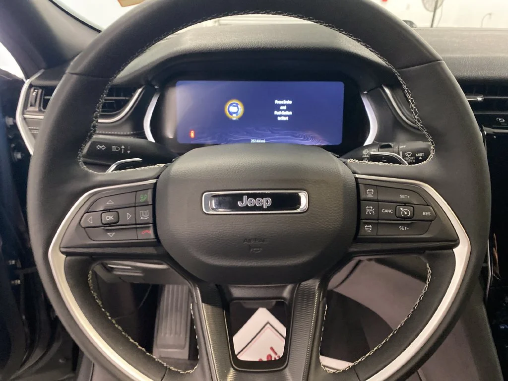 Used 2025 Gray Jeep Laredo image 17