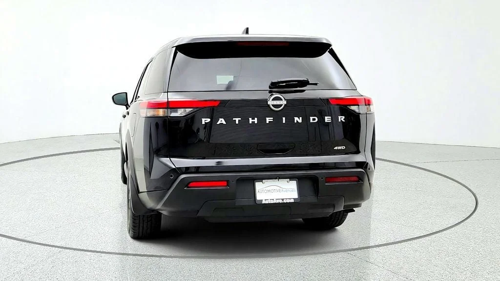 Used 2024 Super Black Nissan S 4WD image 6