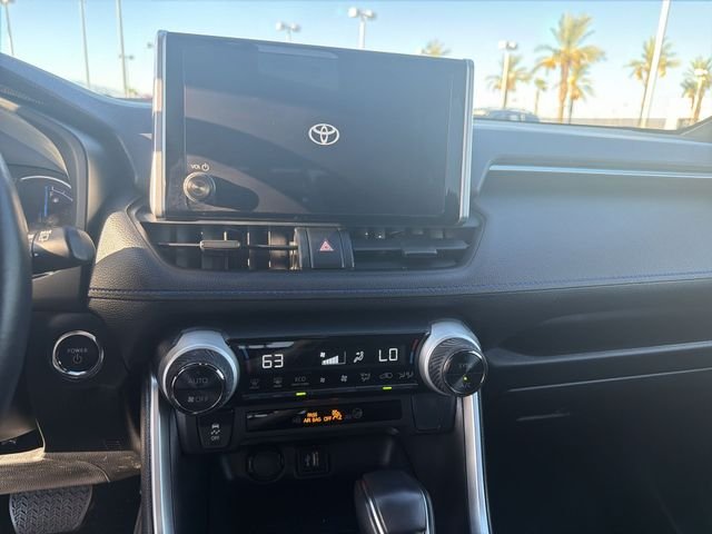 2025 Toyota RAV4 SE - Photo 19